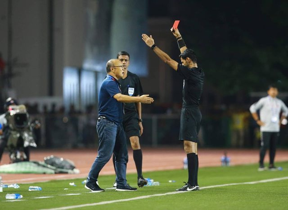 HLV Park Hang Seo vẫn được phép chỉ đạo ở AFF Cup 2020 - 1 HLV Park Hang Seo vẫn được phép chỉ đạo ở AFF Cup 2020 - 1