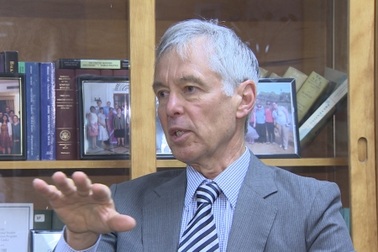 Trung Quốc: Xuống giọng tinh quái và "tấn công ru ngủ"