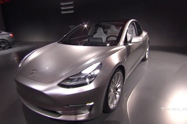 Tesla Model 3 trình làng, giá "mềm"