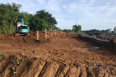 Vụ thuê máy múc đào phá đê: Yêu cầu trả lại nguyên trạng đê cũ