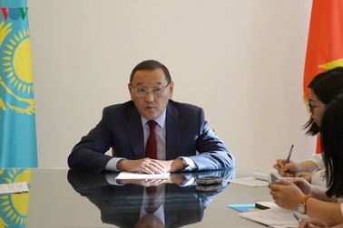 Đại sứ Kazakhstan mong sớm có đường bay thẳng với Việt Nam