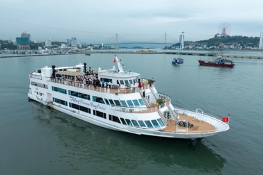 Trải nghiệm chất sống thượng lưu Sun Elite City trên du thuyền