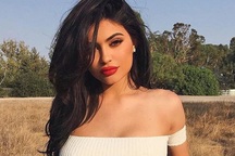 “Triệu phú son môi” tuổi 20 kiếm được 1 triệu USD cho mỗi đăng tải trên mạng