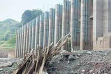 Hồ Hòa Bình hết hy vọng vào lũ tiểu mãn