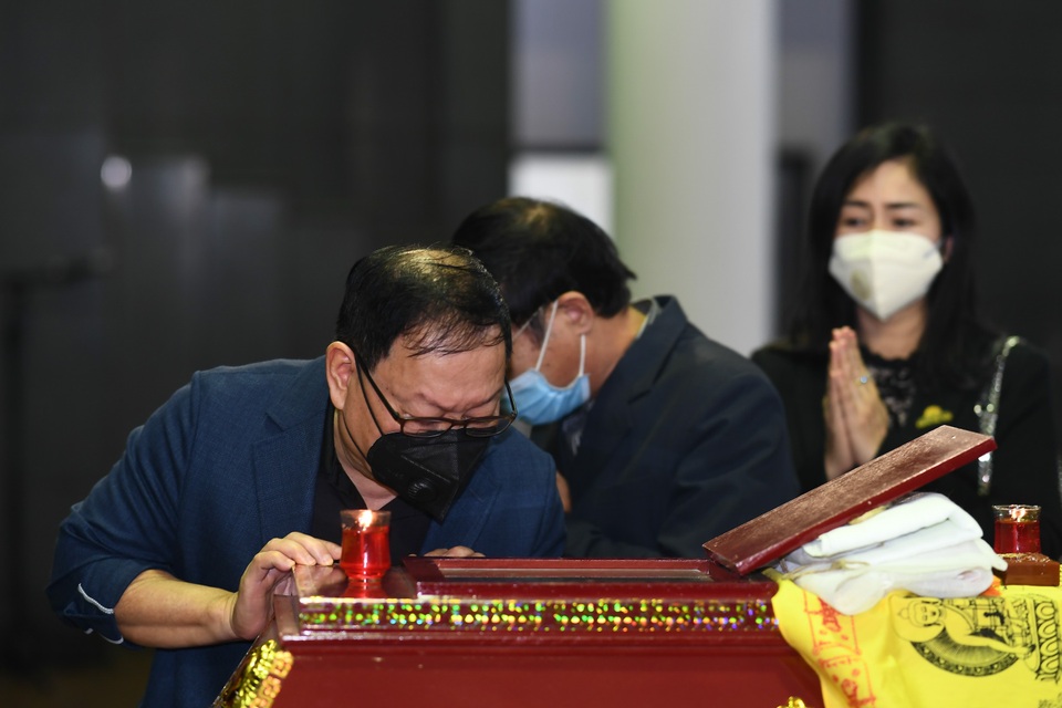 Nghệ sĩ ngậm ngùi tiễn biệt ông già hiền lành, chất phác của màn ảnh Việt - 21 Nghệ sĩ ngậm ngùi tiễn biệt ông già hiền lành, chất phác của màn ảnh Việt - 21