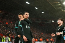 Arsenal, Liverpool vào bán kết Cúp Liên đoàn Anh