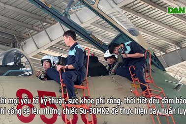 "Hổ mang chúa" Su-30MK2 thực hiện nhiệm vụ bay huấn luyện