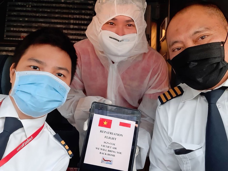 Hạnh phúc sau những chuyến bay hồi hương - 1 Hạnh phúc sau những chuyến bay hồi hương - 1