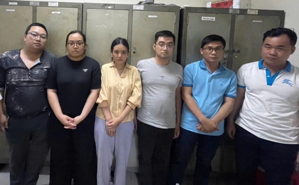 Bắt 4 nhân viên ngân hàng trong đường dây làm giấy tờ giả ở TPHCM - 1 Bắt 4 nhân viên ngân hàng trong đường dây làm giấy tờ giả ở TPHCM - 1
