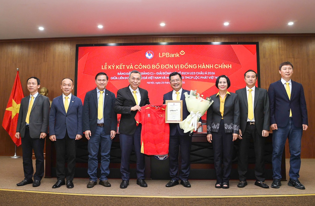 HLV Kim Sang Sik kỳ vọng U23 Việt Nam được tiếp lửa trên sân Việt Trì - 2 HLV Kim Sang Sik kỳ vọng U23 Việt Nam được tiếp lửa trên sân Việt Trì - 2