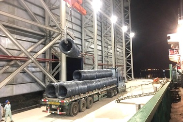 Hòa Phát xuất khẩu lô thép đầu tiên từ Dung Quất sang thị trường Nhật Bản