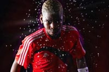 “Quỷ đỏ” MU bị tố cáo mua cầu thủ bất hợp pháp