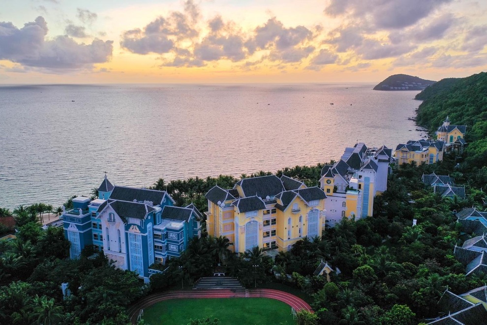 Ngắm Phú Quốc đẹp mê hoặc ngày du lịch hồi sinh - 2