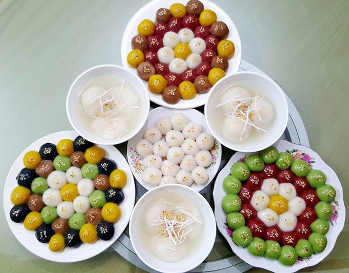 Bánh trôi ngũ sắc.