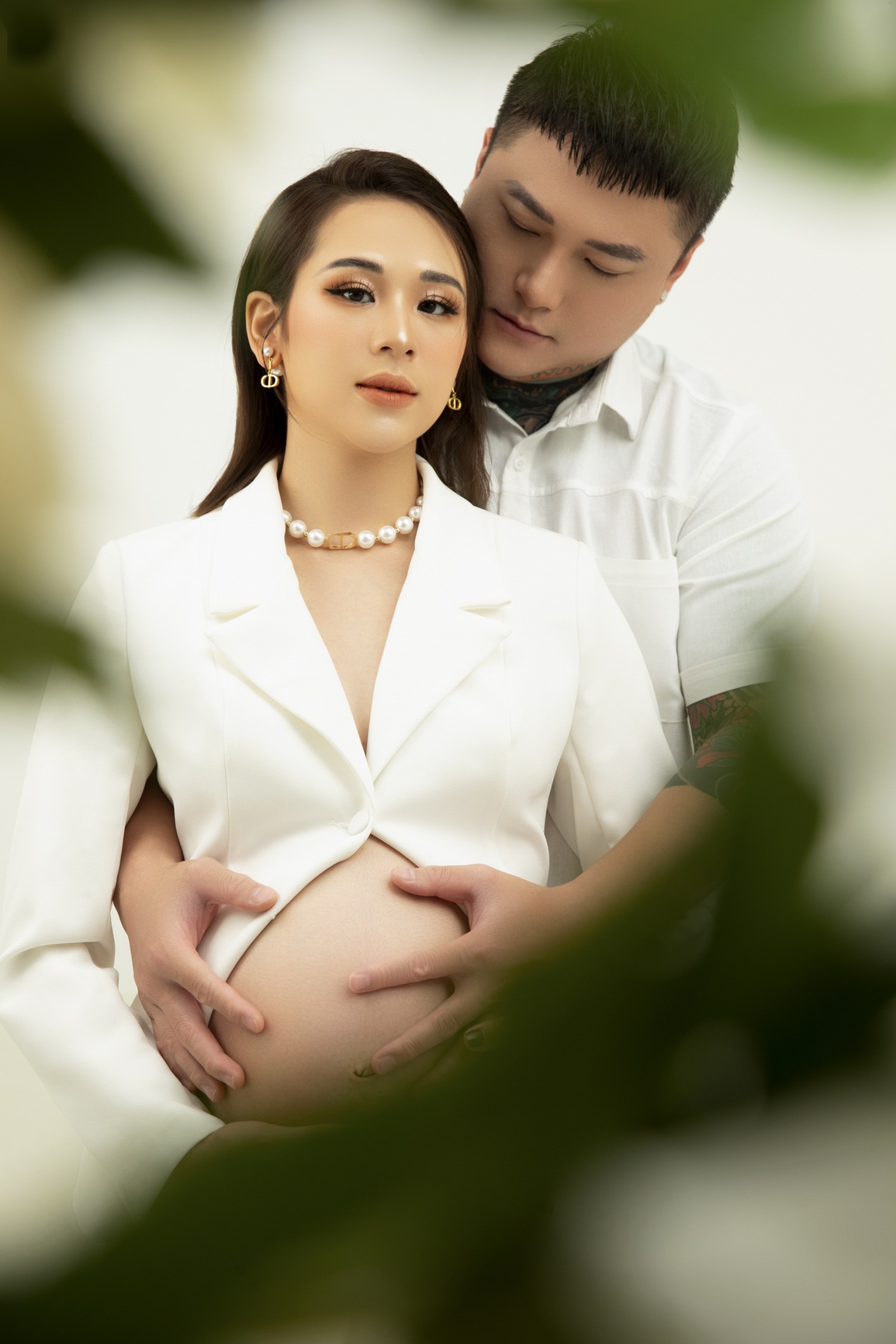 Vợ trẻ kém 10 tuổi của Vũ Duy Khánh mang bầu cuối thai kỳ vẫn quyến rũ - 1 Vợ trẻ kém 10 tuổi của Vũ Duy Khánh mang bầu cuối thai kỳ vẫn quyến rũ - 1
