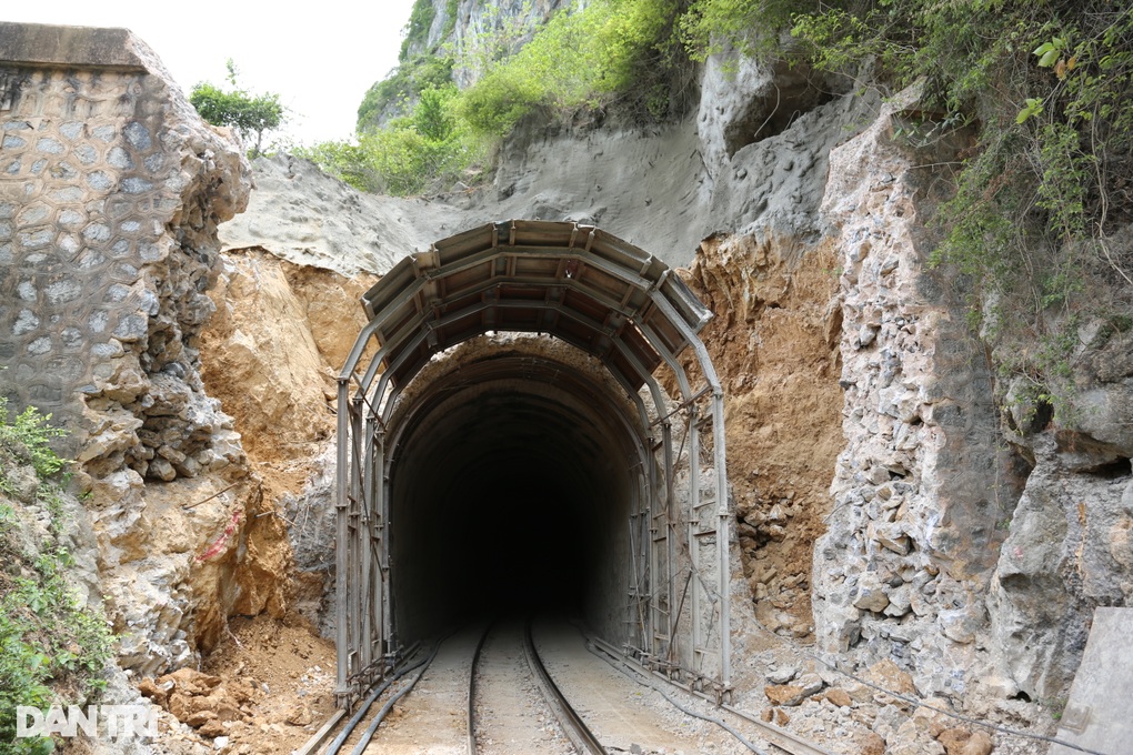 Những hầm đường sắt trăm năm tuổi ở Quảng Bình - 2 Những hầm đường sắt trăm năm tuổi ở Quảng Bình - 2