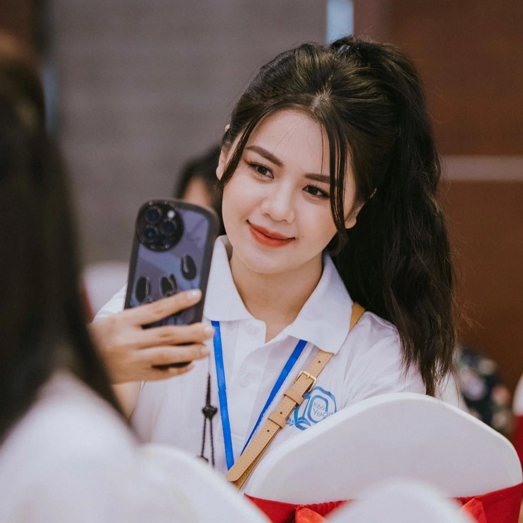 Sau 5 năm cưới cầu thủ Quế Ngọc Hải, hoa khôi Đại học Vinh giờ ra sao? - 8 Sau 5 năm cưới cầu thủ Quế Ngọc Hải, hoa khôi Đại học Vinh giờ ra sao? - 8
