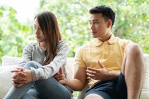 Sự cố bất ngờ liên quan đến mật mã mở cửa khiến thanh niên bị "đá" đau