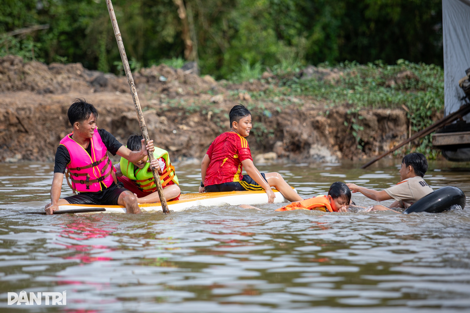 Đặc sản tắm đồng mùa nước nổi của người miền Tây - 11