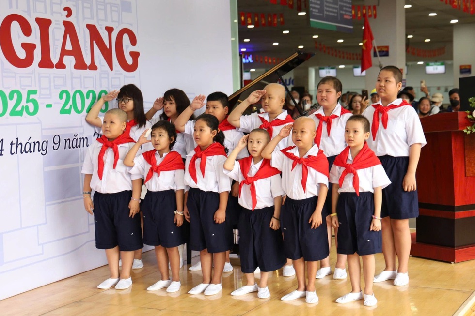 Lớp học đặc biệt ở TPHCM: Trẻ “ở lại" lớp càng lâu, cô giáo càng hạnh phúc