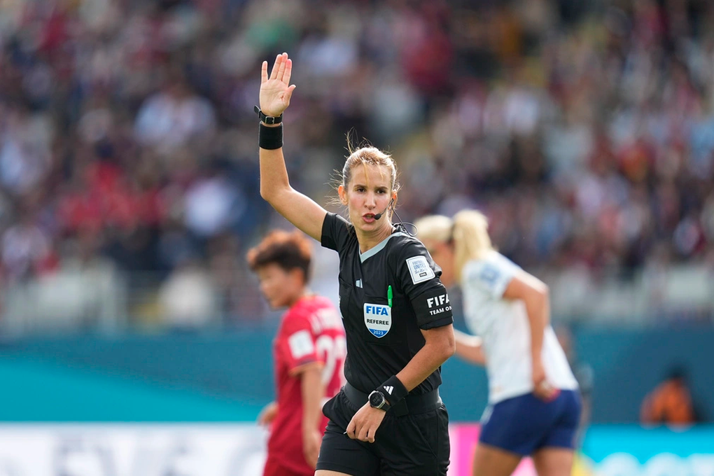 Trọng tài lên tiếng về quyết định thổi phạt penalty tuyển nữ Việt Nam - 1 Trọng tài lên tiếng về quyết định thổi phạt penalty tuyển nữ Việt Nam - 1