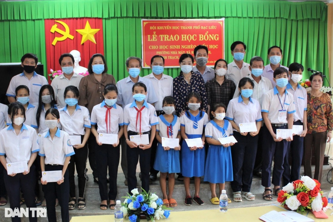 Hội Khuyến học tiếp sức học sinh khó khăn có cha, mẹ mất vì Covid-19 - 2 Hội Khuyến học tiếp sức học sinh khó khăn có cha, mẹ mất vì Covid-19 - 2