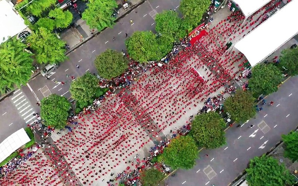 3.000 thiếu nhi đồng diễn flashmob chào mừng Đại hội Đoàn - 2 3.000 thiếu nhi đồng diễn flashmob chào mừng Đại hội Đoàn - 2