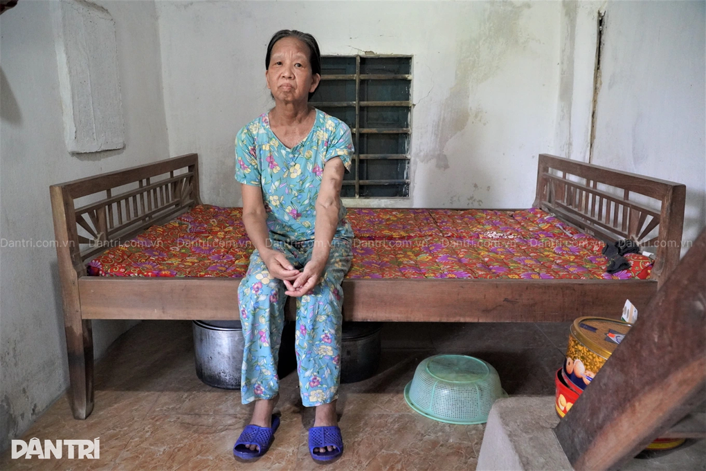 Trao hơn 86 triệu đồng đến người phụ nữ bị bệnh tật đọa đày - 2 Trao hơn 86 triệu đồng đến người phụ nữ bị bệnh tật đọa đày - 2