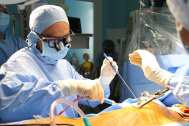 Bệnh viện tuyến quận “mở đường” phẫu thuật tim cứu 100 ca bệnh