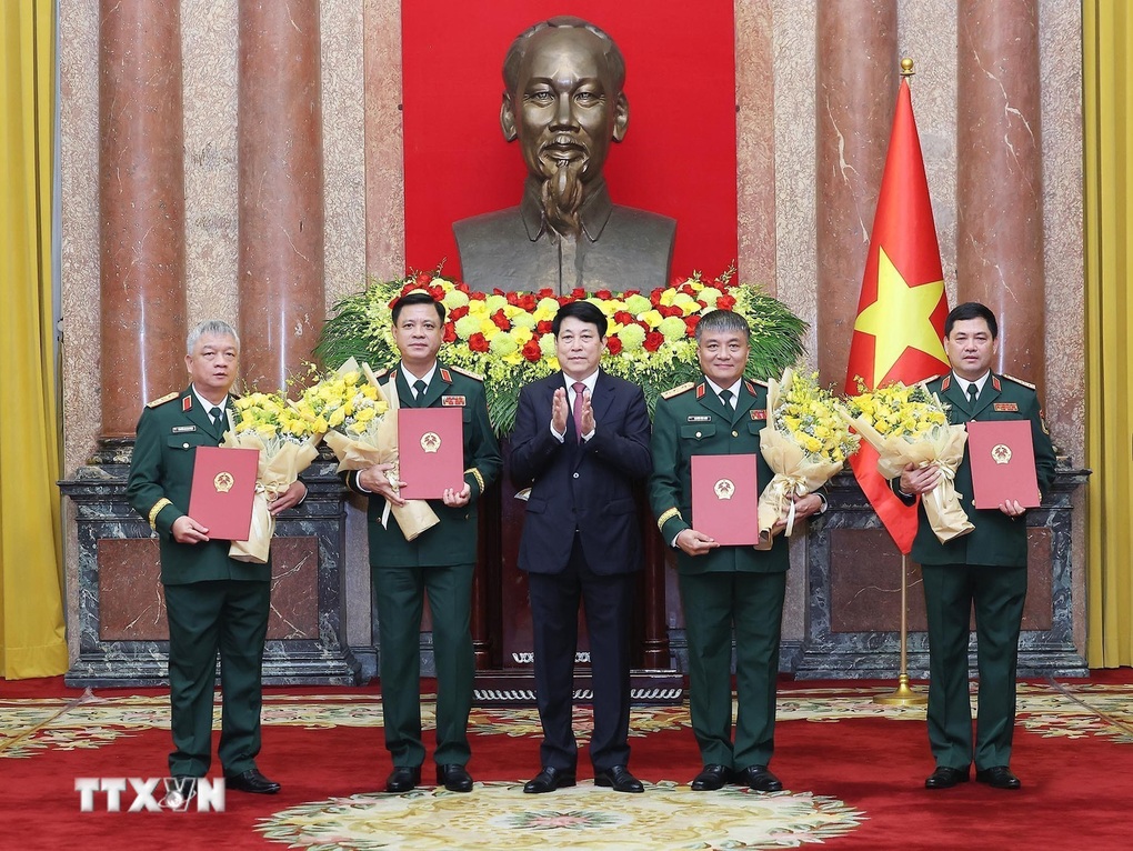 Thăng quân hàm Đại tướng cho Chủ nhiệm Tổng cục Chính trị Trịnh Văn Quyết - 2 Thăng quân hàm Đại tướng cho Chủ nhiệm Tổng cục Chính trị Trịnh Văn Quyết - 2