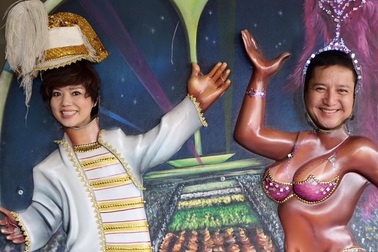 Những khoảnh khắc đời thường hài hước của NSƯT Chí Trung