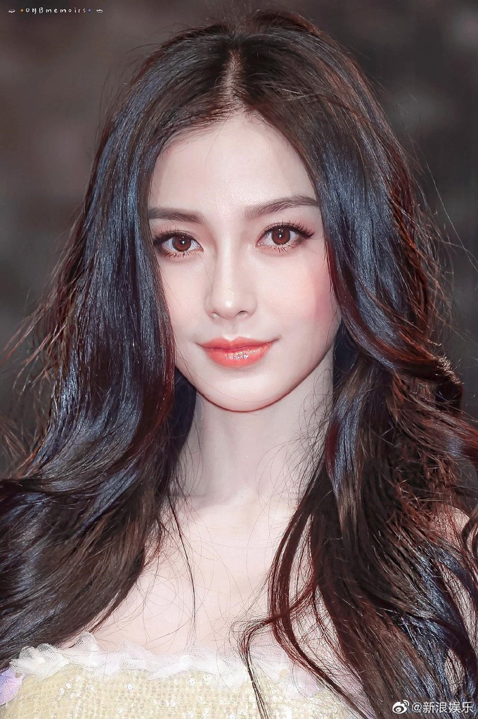 Ngỡ ngàng trước nhan sắc tuổi 23 của Angela Baby tại LHP Quốc tế: Zoom cận cảnh như búp bê sống đẹp không tì vết - Ảnh 3. Ngỡ ngàng trước nhan sắc tuổi 23 của Angela Baby tại LHP Quốc tế: Zoom cận cảnh như búp bê sống đẹp không tì vết - Ảnh 3.