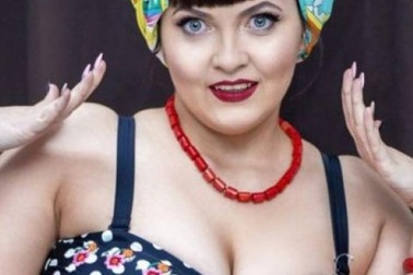 Đăng ảnh bikini hở hang, nữ giáo viên Nga bị đuổi việc