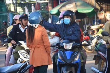 Kon Tum: Lên rẻo cao xem tuyển dụng ở "chợ người" dịp cuối năm