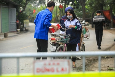 Hà Nội: Thêm 2 ca Covid-19, phong tỏa một thôn ở Mê Linh