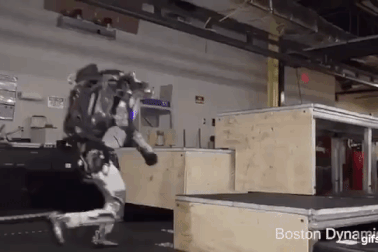 Robot giống người thực hiện kỹ năng siêu đẳng khiến chúng ta phải lo lắng