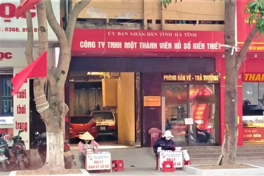 Xổ số Hà Tĩnh thua lỗ do khách trúng số nhiều, bị lô đề lấn át - 1 Xổ số Hà Tĩnh thua lỗ do khách trúng số nhiều, bị lô đề lấn át - 1