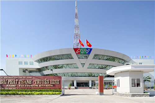 Cán bộ Đài PT-TH An Giang kêu cứu vì 22 tháng bị nợ lương - 1 Cán bộ Đài PT-TH An Giang kêu cứu vì 22 tháng bị nợ lương - 1