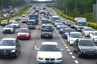 Vì sao giá xe ô tô ở Singapore cao ngất ngưởng?