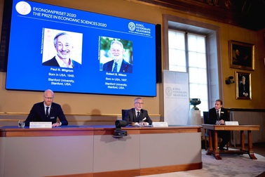 Nobel Kinh tế 2020 gọi tên hai nhà kinh tế Mỹ
