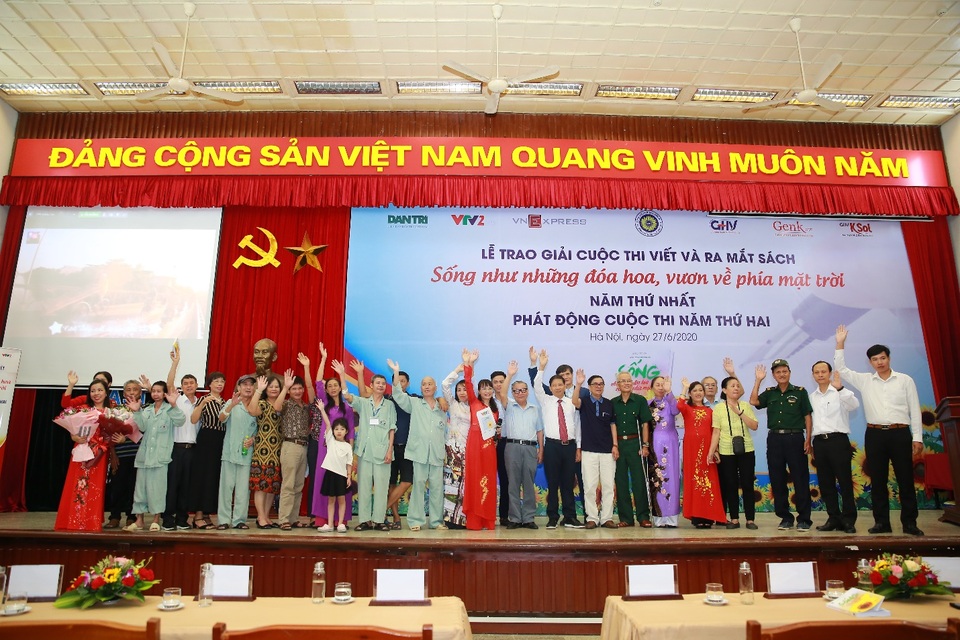 Tâm sự xoay quanh bài thơ Con ếch điếc - 2 Tâm sự xoay quanh bài thơ Con ếch điếc - 2