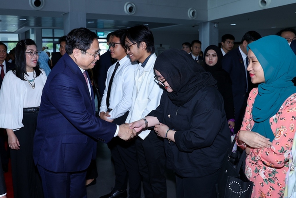 Thủ tướng thăm Đại học Quốc gia và lớp học tiếng Việt tại Brunei - 2 Thủ tướng thăm Đại học Quốc gia và lớp học tiếng Việt tại Brunei - 2