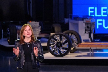 Thu nhập cao nhất trong ngành ô tô Mỹ thuộc về một phụ nữ