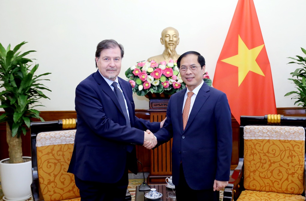 Chile mong muốn quan hệ hữu nghị với Việt Nam sâu sắc hơn nữa - 1 Chile mong muốn quan hệ hữu nghị với Việt Nam sâu sắc hơn nữa - 1