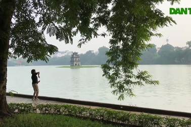 Hồ Gươm mùa thu đầy lãng mạn