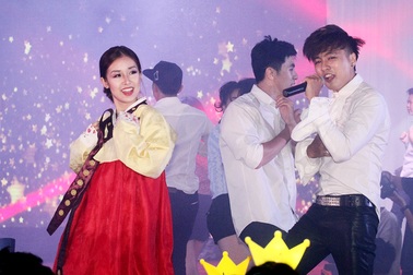 Fan Big Bang bắt chước thần tượng được chào đón như "sao" thật