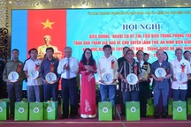 Quảng Trị: Biểu dương 60 già làng, trưởng bản có uy tín