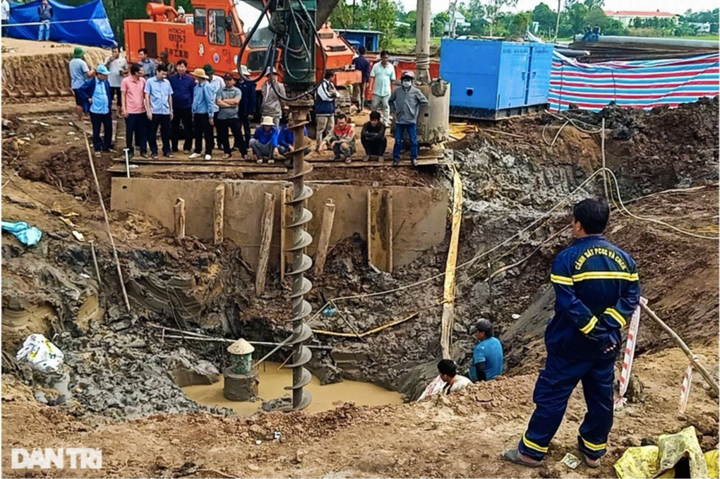 Bé trai lọt ống bê tông 35m và những vụ trẻ chết thảm tại công trường - 1 Bé trai lọt ống bê tông 35m và những vụ trẻ chết thảm tại công trường - 1