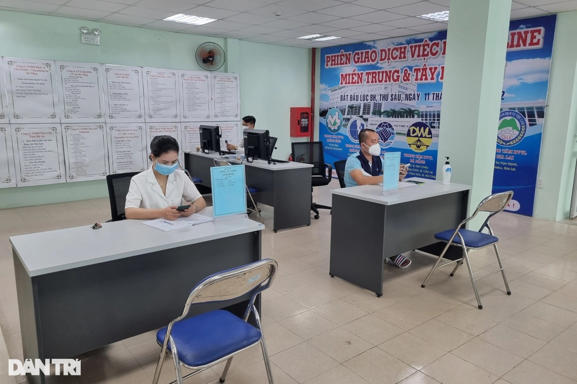 Lèo tèo vài người tìm đến phiên giao dịch việc làm đầu năm - 3 Lèo tèo vài người tìm đến phiên giao dịch việc làm đầu năm - 3
