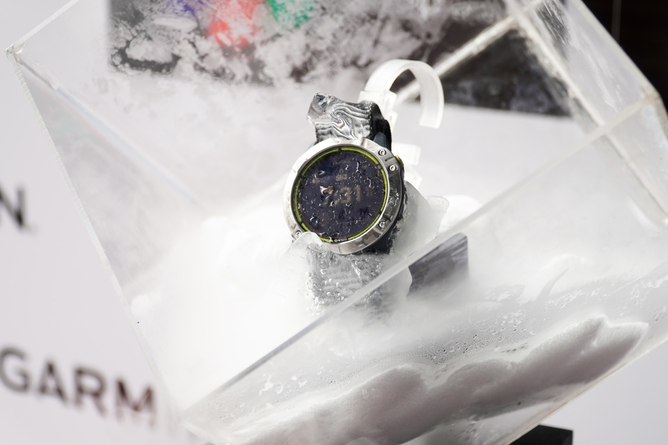 Smartwatch pin 65 ngày, giá 20 triệu đồng về Việt Nam - 7 Smartwatch pin 65 ngày, giá 20 triệu đồng về Việt Nam - 7